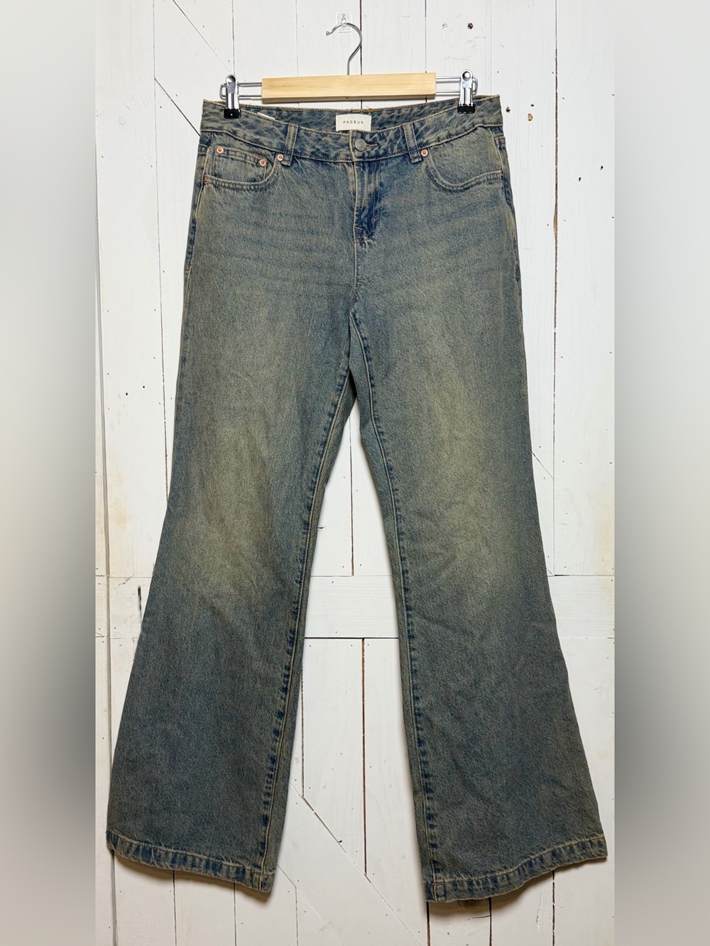 PacSun Jade Low Rise Bootcut Jeans Flap Back Pockets Medium Wash | Size 28